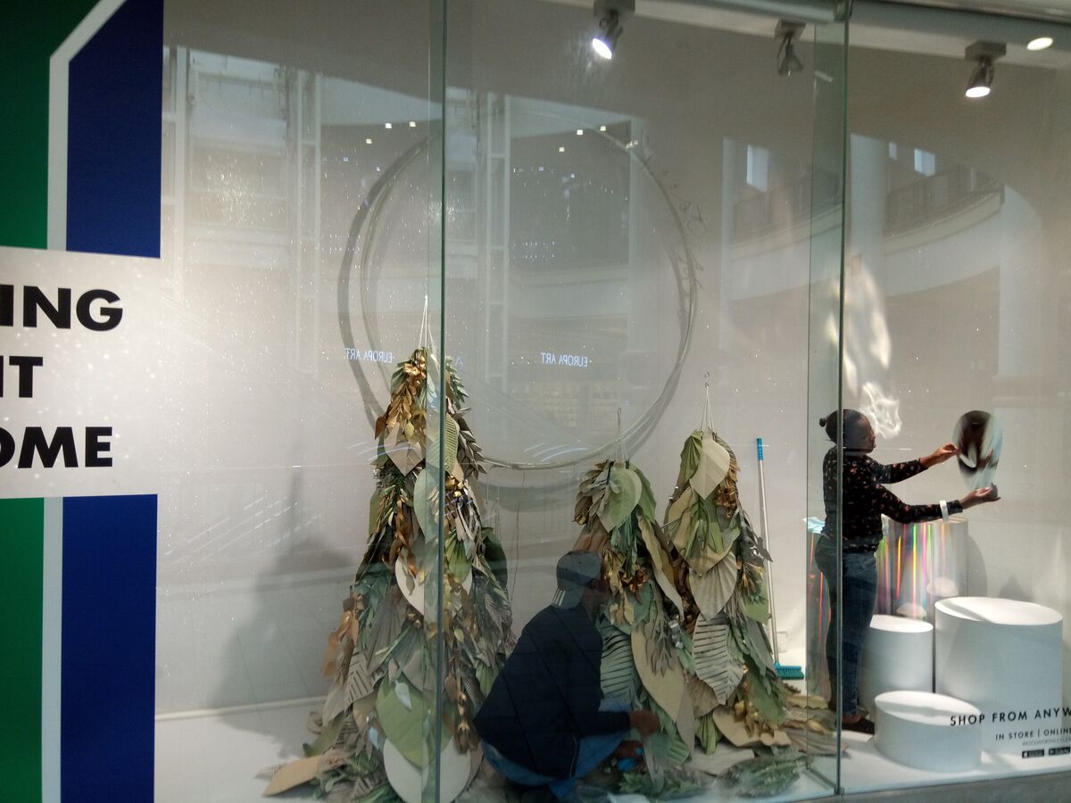 Woolworths window display: Visual-merchandising window installation